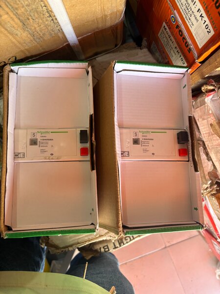 Disjoncteur Schneider 60A