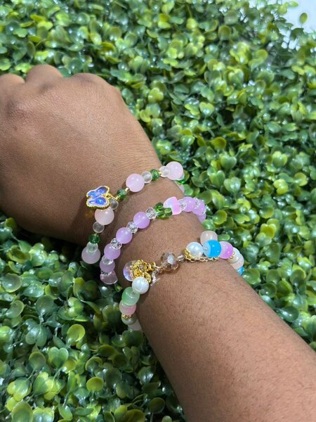 Women beaded charm bracelets