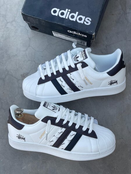 Chaussures Adidas Superstar blanches