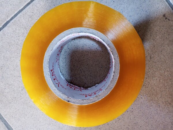 Ruban adhésif jaune