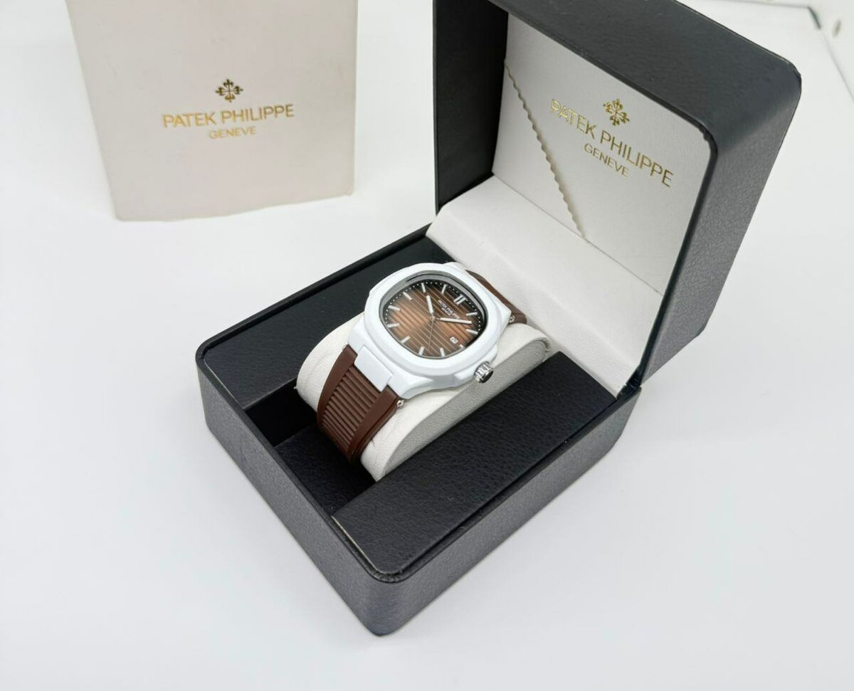 Montre élégante en boîte