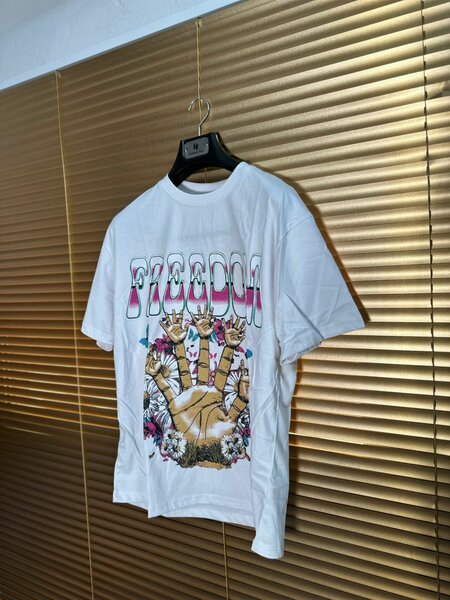 T-shirts graphiques colorés