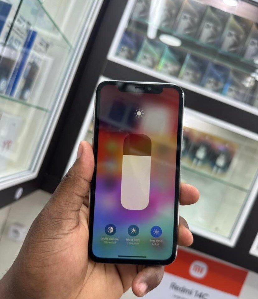 Smartphone haut de gamme blanc