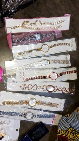 Montres Élégantes Femme