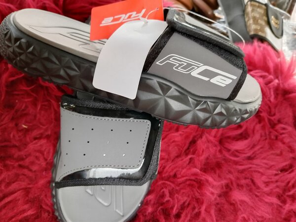 Tongs confortables pour hommes