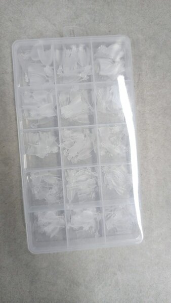 Boîte de rangement pour faux ongles