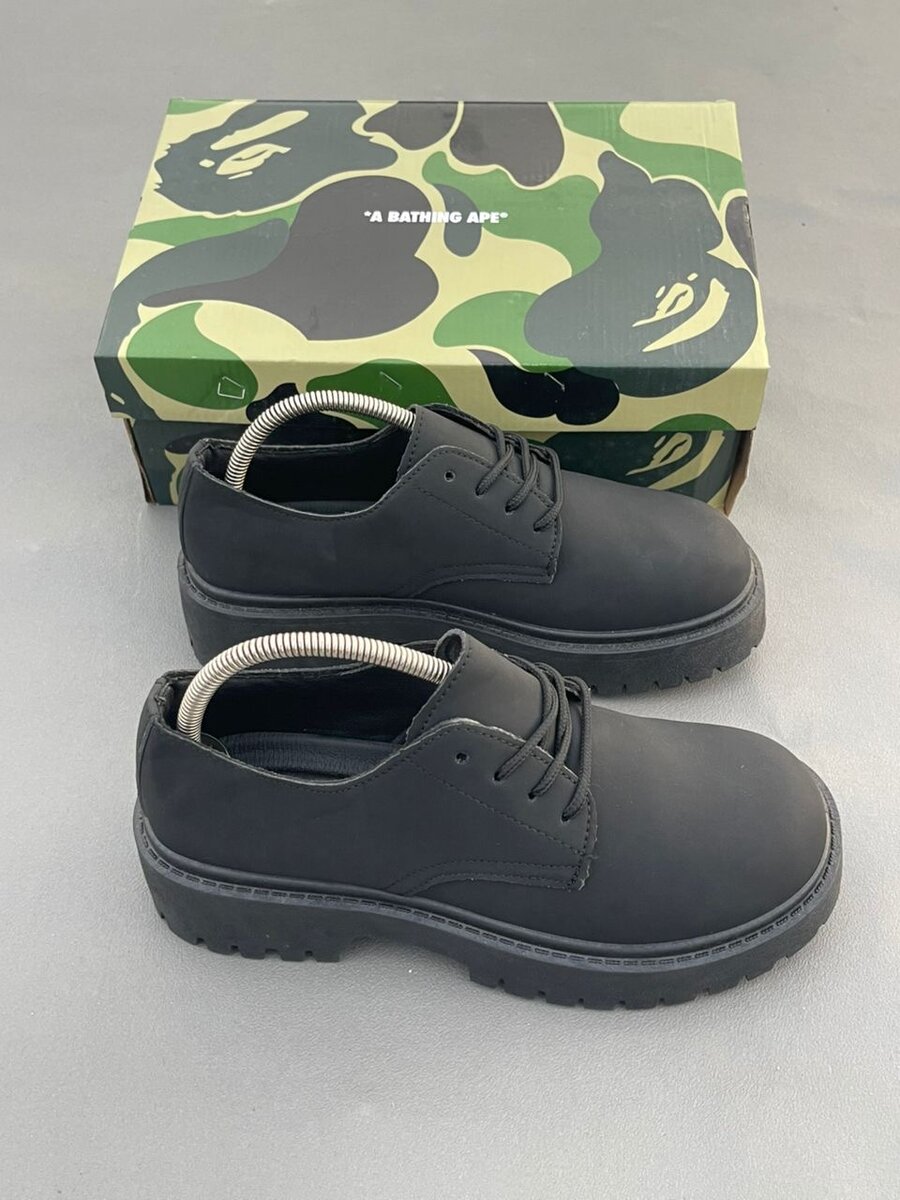 Chaussures robustes noires