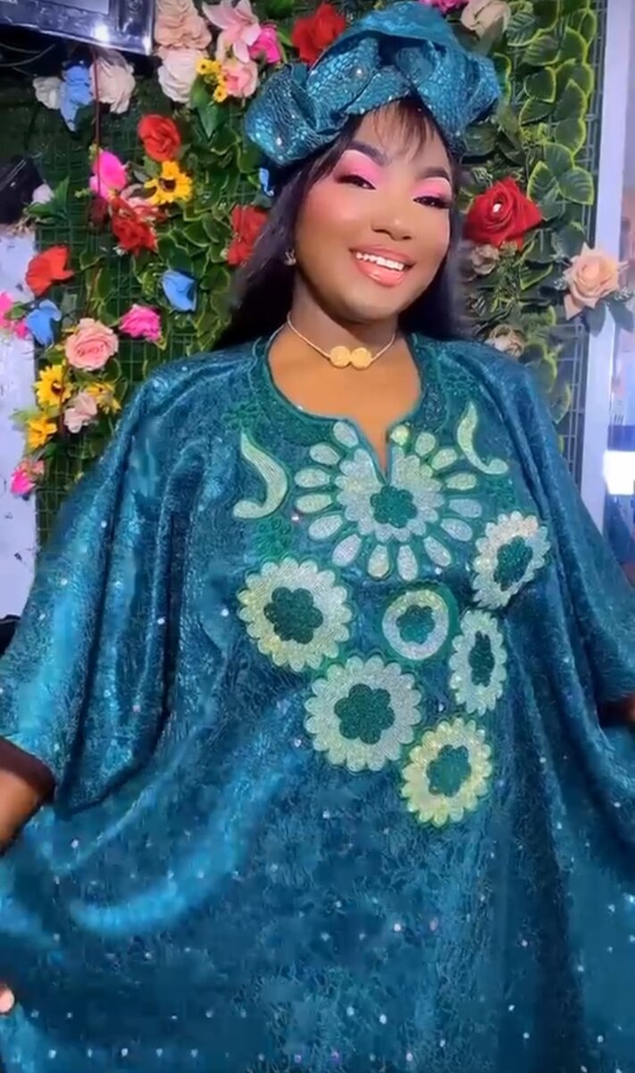 Tenue traditionnelle élégante