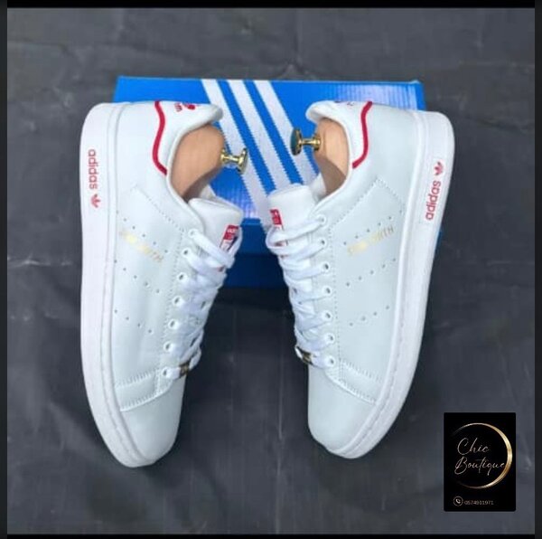 Baskets blanches élégantes