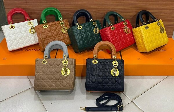 Hand bag's