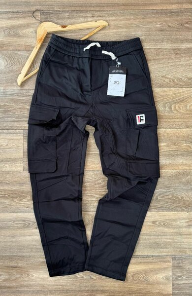 Pantalon cargo disponible