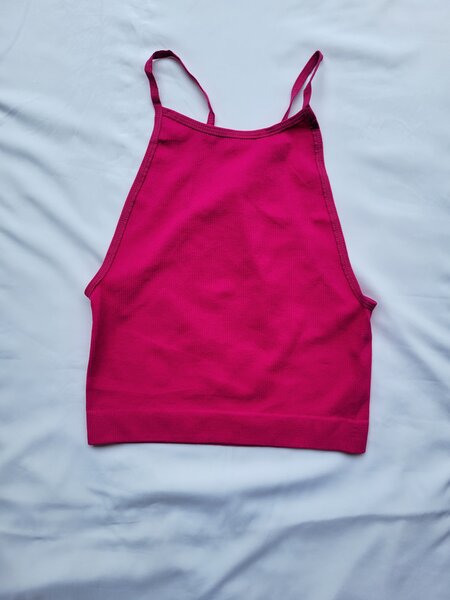 Haut rose bras mince