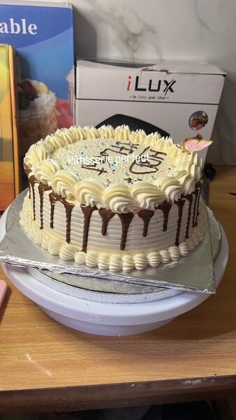 Gâteau d'anniversaire décoré