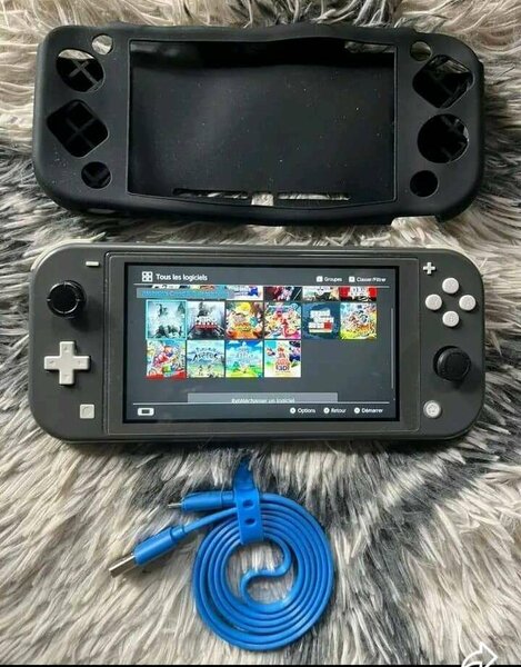 Console de jeu portable avec accessoires