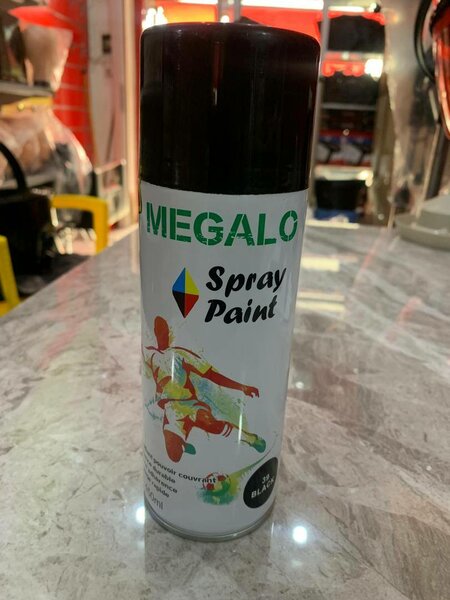 Spray Paint Noir Megalo