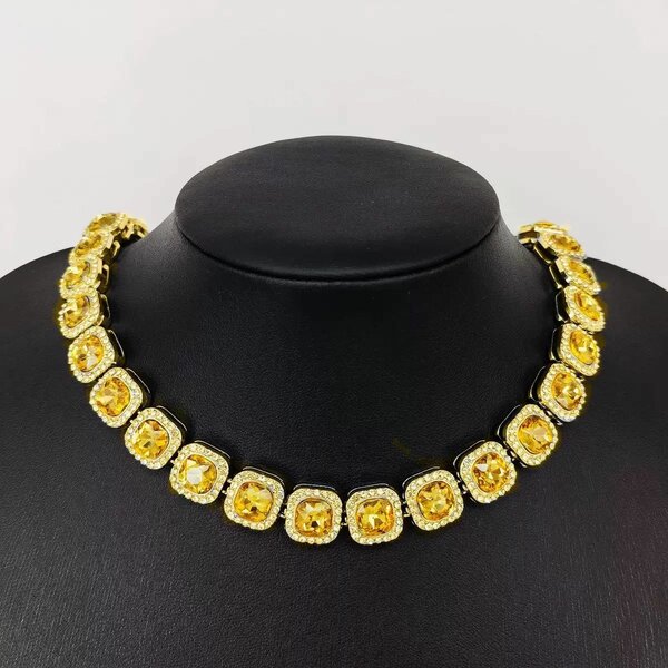 Collier élégant en cristal