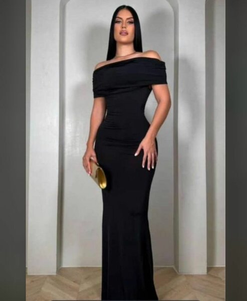Robe longue élégante noire