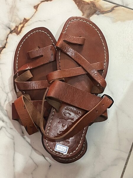 Sandales en cuir marron