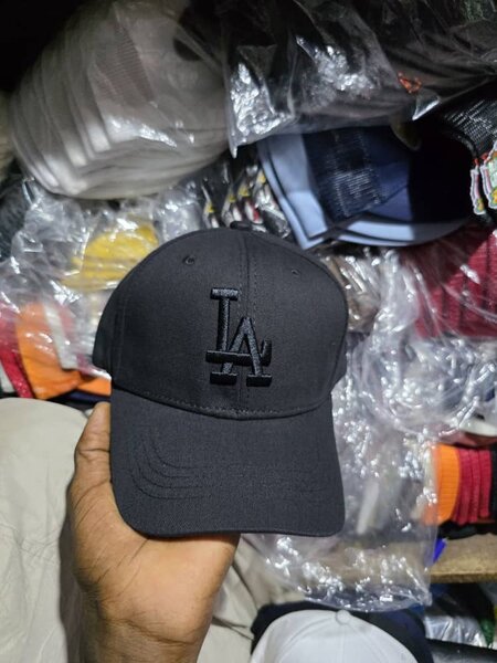 Casquette noire LA