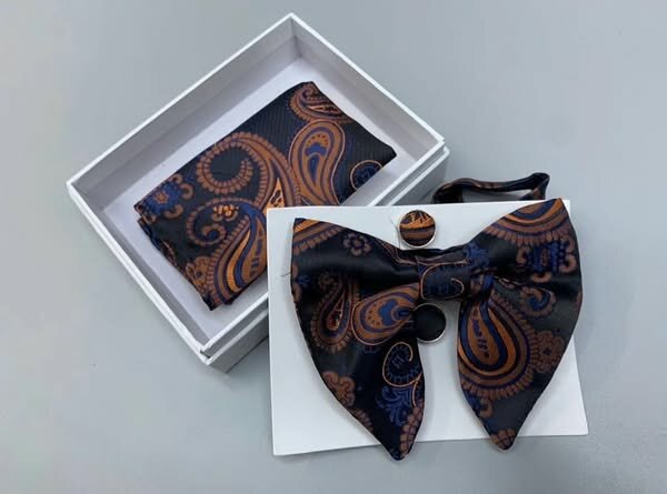  Men's bow tie with a beautiful print