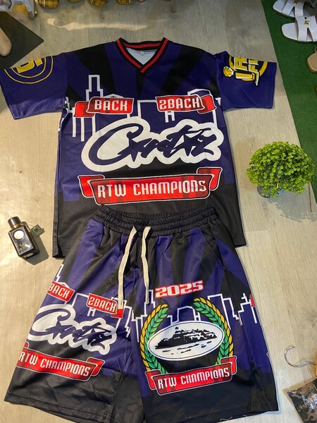 Ensemble sportif Champion 2025