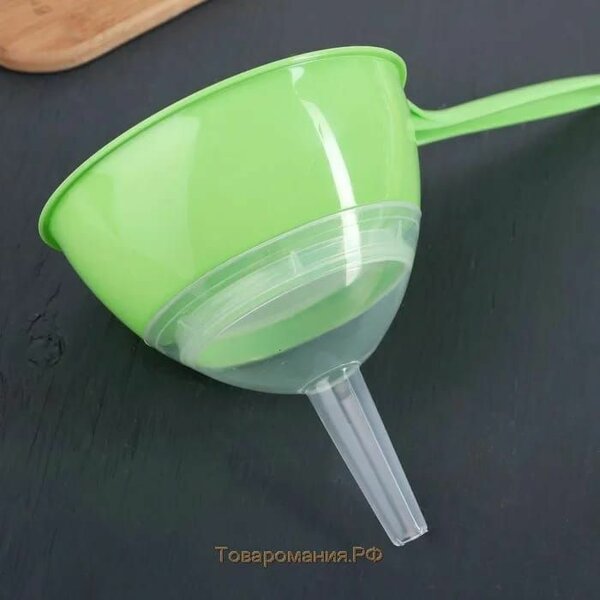 Entonnoir avec bec verseur