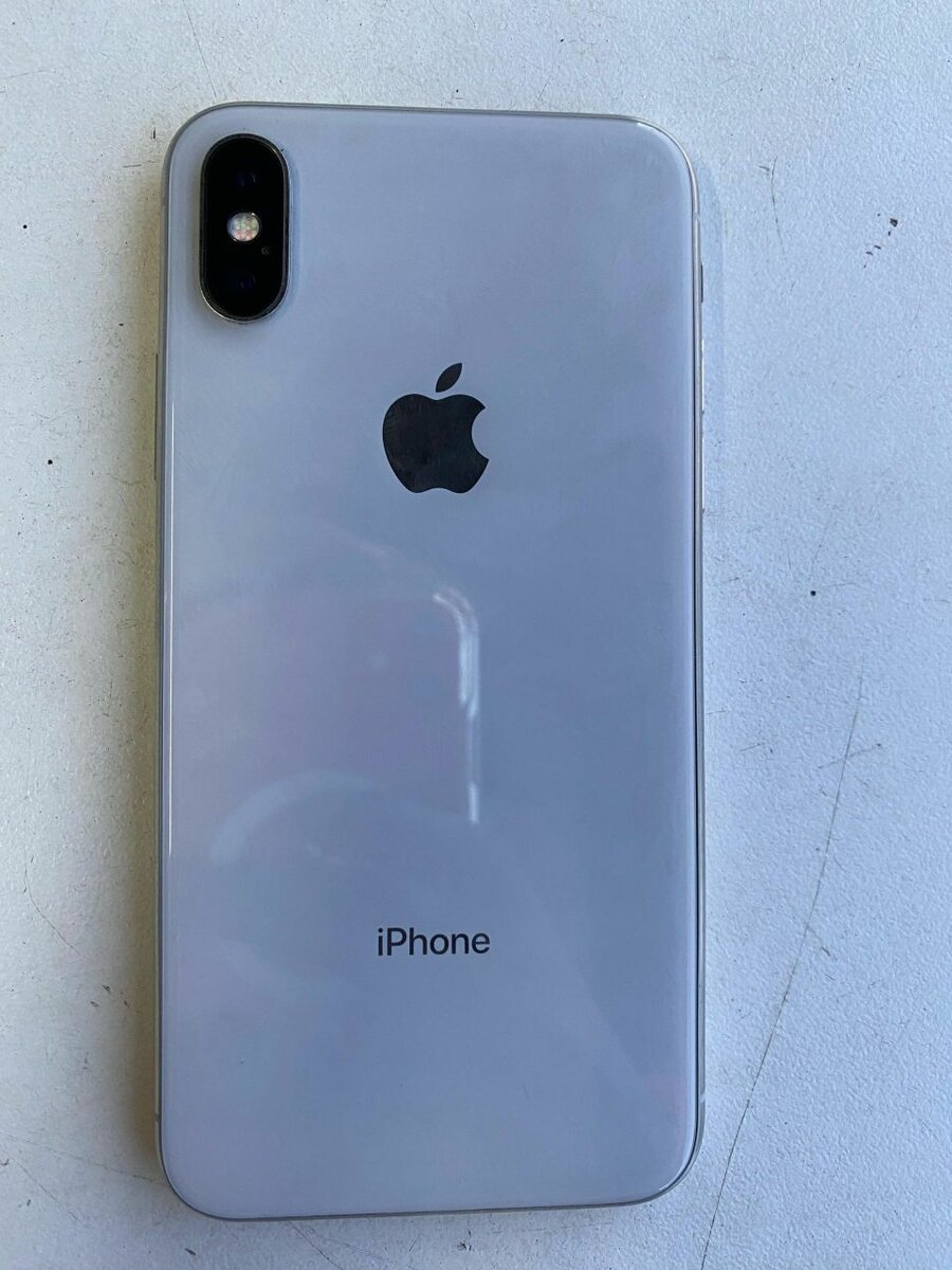 iPhone x 64 gb 100 % battery