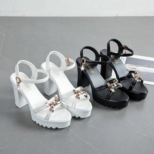 Sandales compensées femme chic