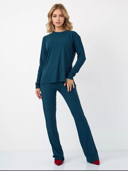 Костюм двойка лапша трикотаж , базовый повседневный элемент,