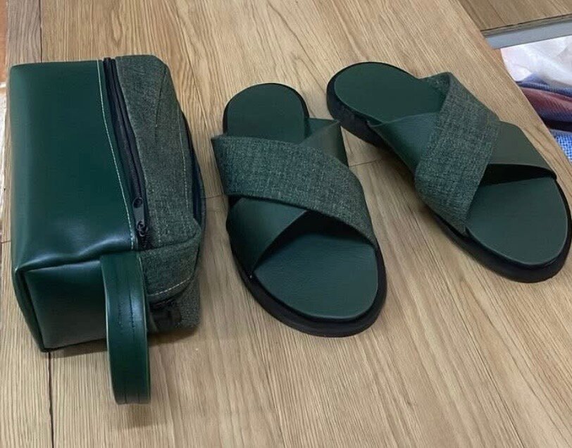 Set de sandales et pochette