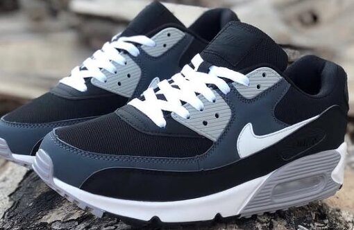 Nike sneakers black