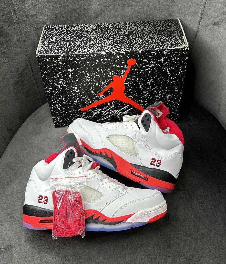 AIR JORDAN 23