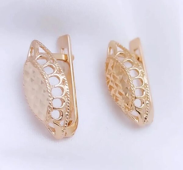 Серьги в красном золоте