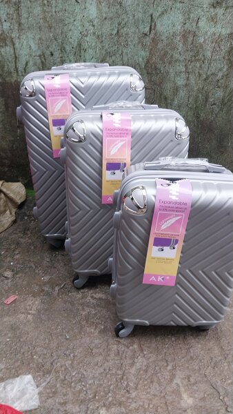 3Valise en plastique 23kg le G