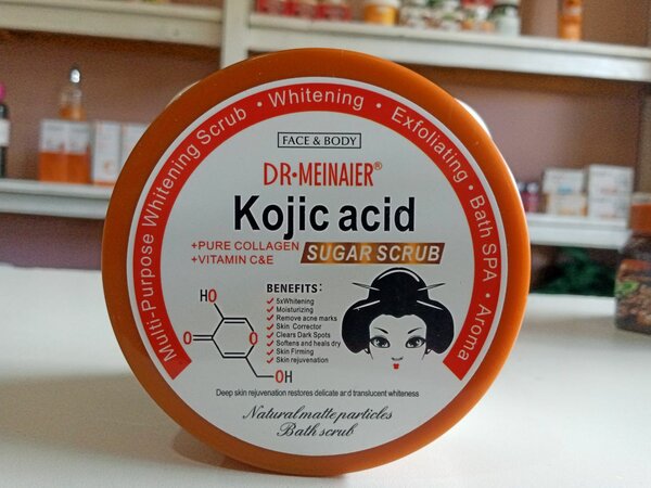 Kojic acid scrub, Coffee and Turmeric scrub