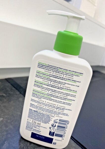 CeraVe hydrating cleanser for normal to dry skin