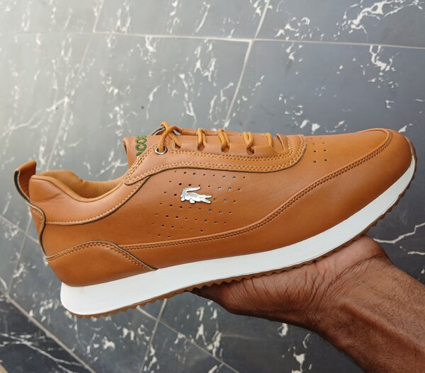 Sneakers en cuir brun