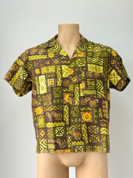 Chemise à motifs vibrants