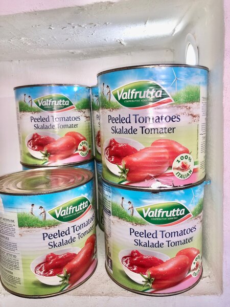 Peeled tomatoes skalede tomate