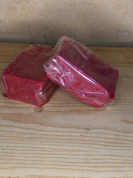 Savon artisanal rouge