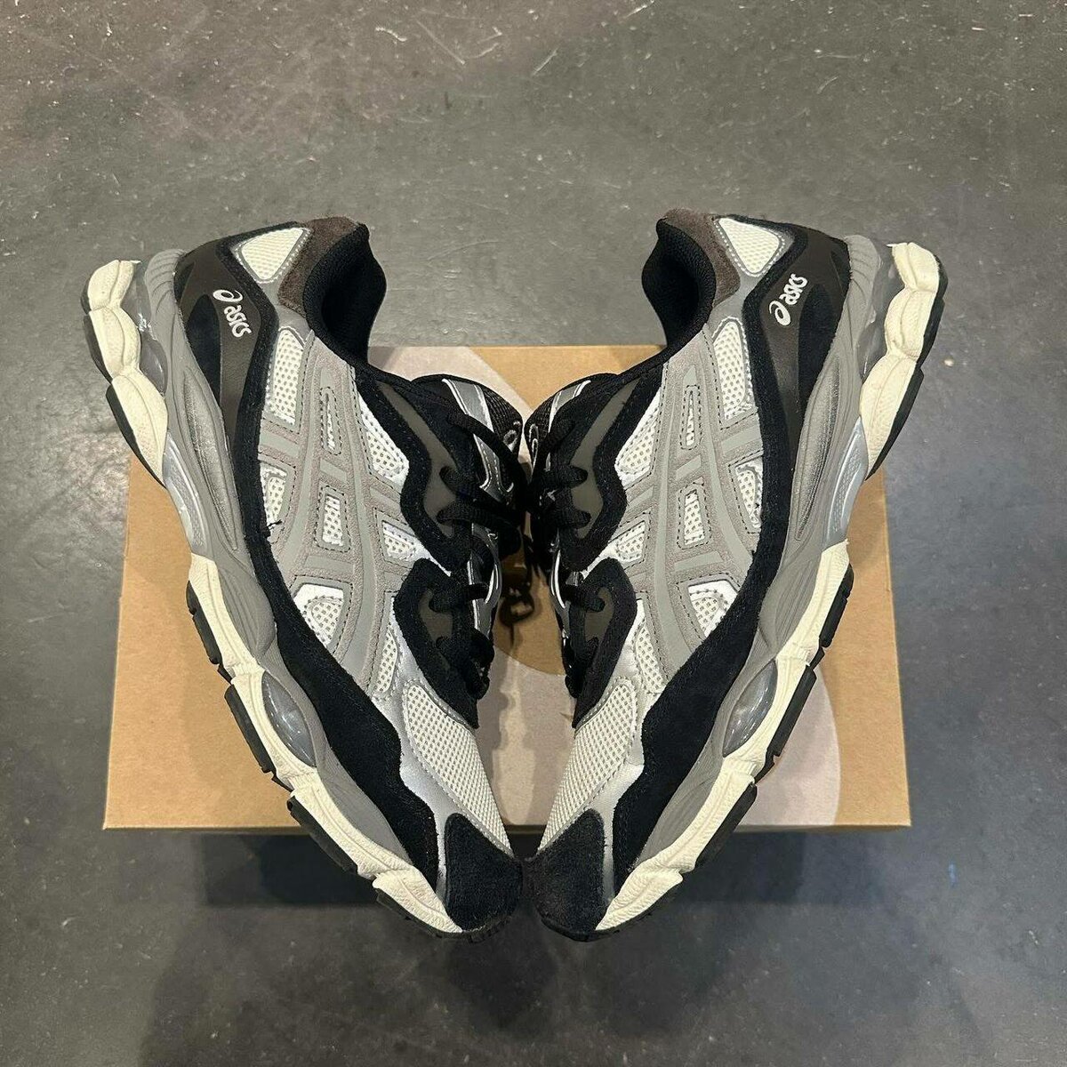 ASICS Chaussures de Course Unisex