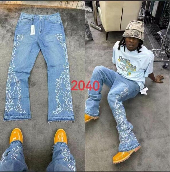 Jeans à motif broderie