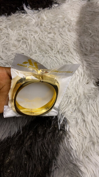 Bracelet en laiton doré élégant