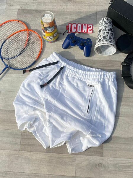 Short de sport blanc élégant