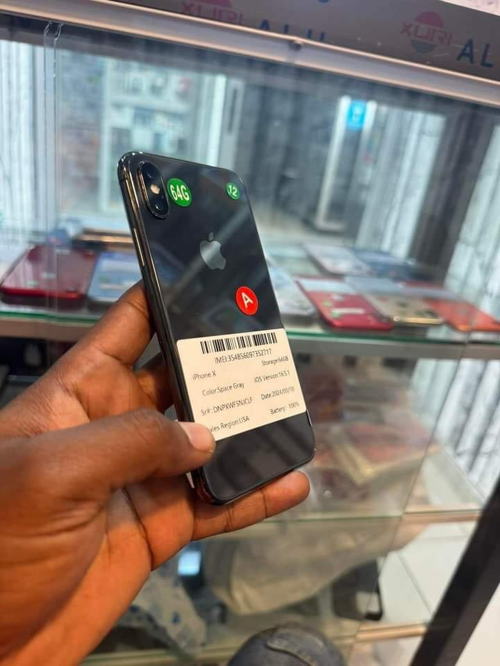 iPhone X 64giga casineuf très propre