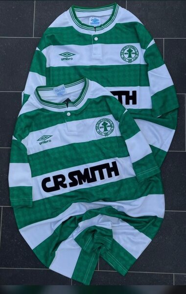 Maillots classiques de football