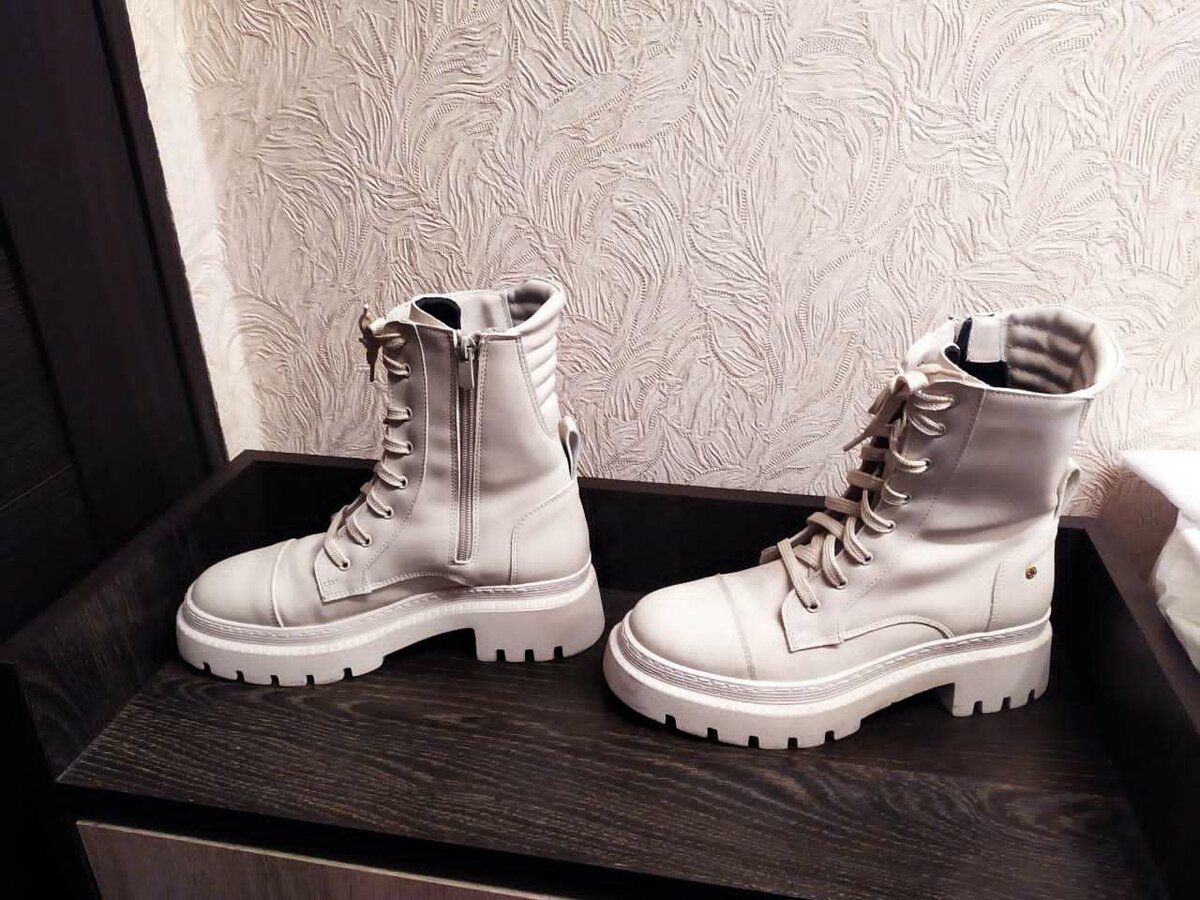 Демисезонные женские ботинки