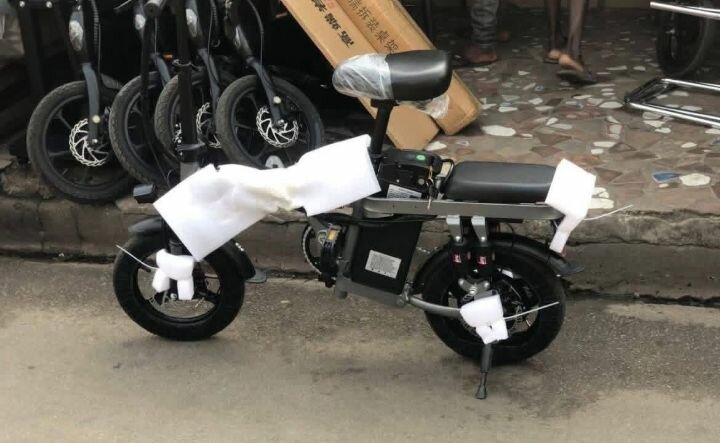 Mini vélo électrique pliant