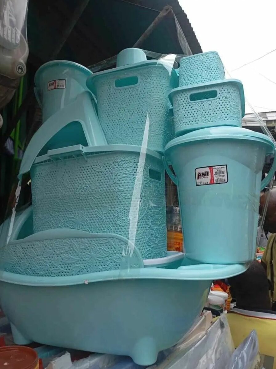 Ensemble d'ustensiles de cuisine bleu turquoise