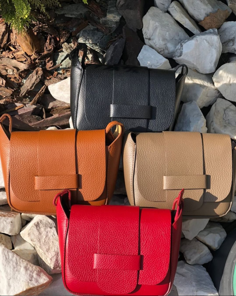 сумки разных цветов